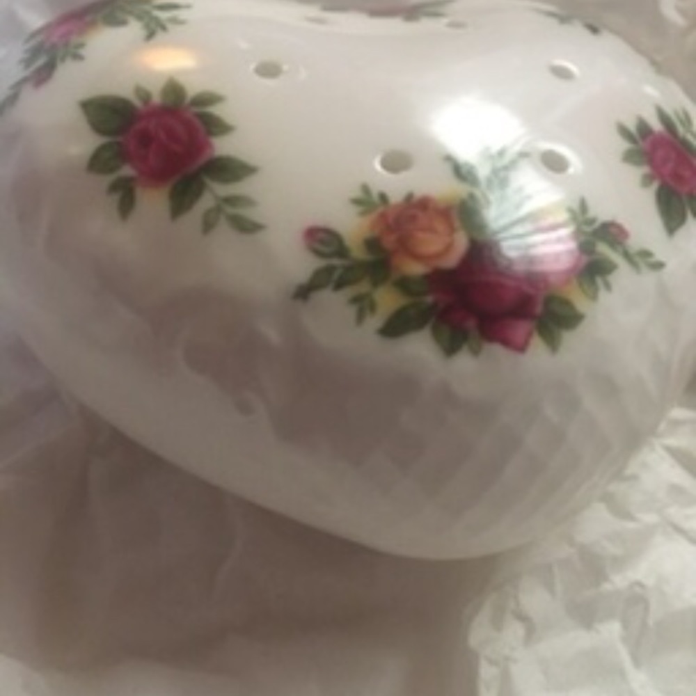 Royal Albert Old Country Rose Heart Pomander